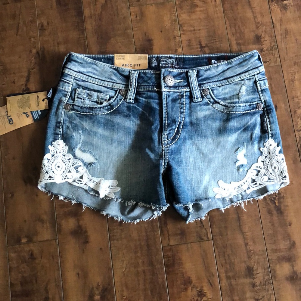 Silver Aiko Crochet trim short
